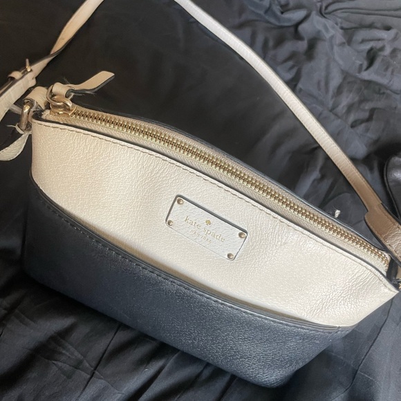 Kate spade cross body - Picture 2 of 4